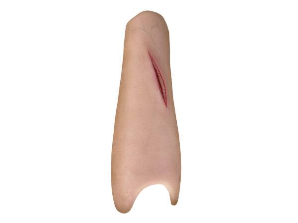 Der „Sleeve Arm mit Schnittwunde“ von MEDICAL FX Germany stellt eine realistische Schnittwunde dar, die detailliert nachgebildet ist, um die Anforderungen an eine effektive Wundbe…