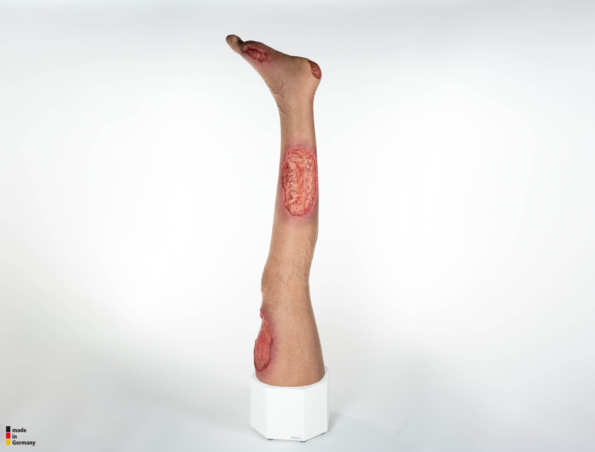 Sockelmodell Bein mit 7 tiefen Wunden – Bild 44
