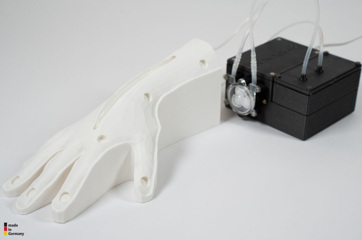 Injektionstrainer Hand mit simulierter Blutzirkulation