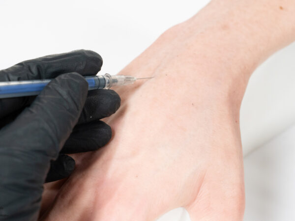 Injektionstrainer Hand mit simulierter Blutzirkulation - Image 5